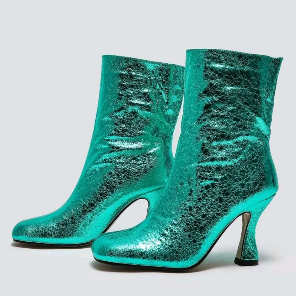 Pyramid Booties - Picture 3 of 5